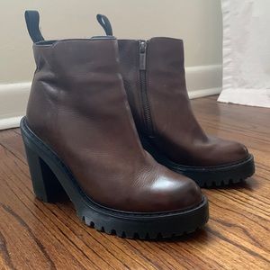 Dr. Martens Magdalena Boots